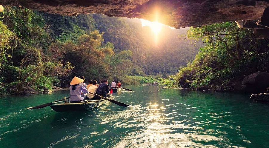 Trang An: The tourist destination should not be missed when traveling in Northern Vietnam.