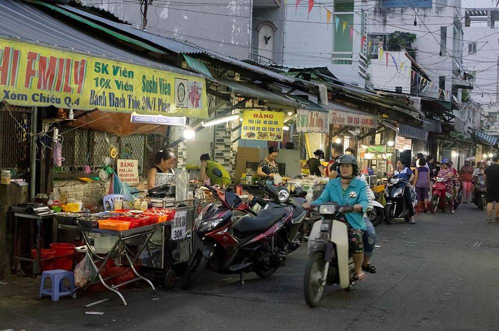 5-BEST-CULINARY-STREETS-IN-SAIGON9