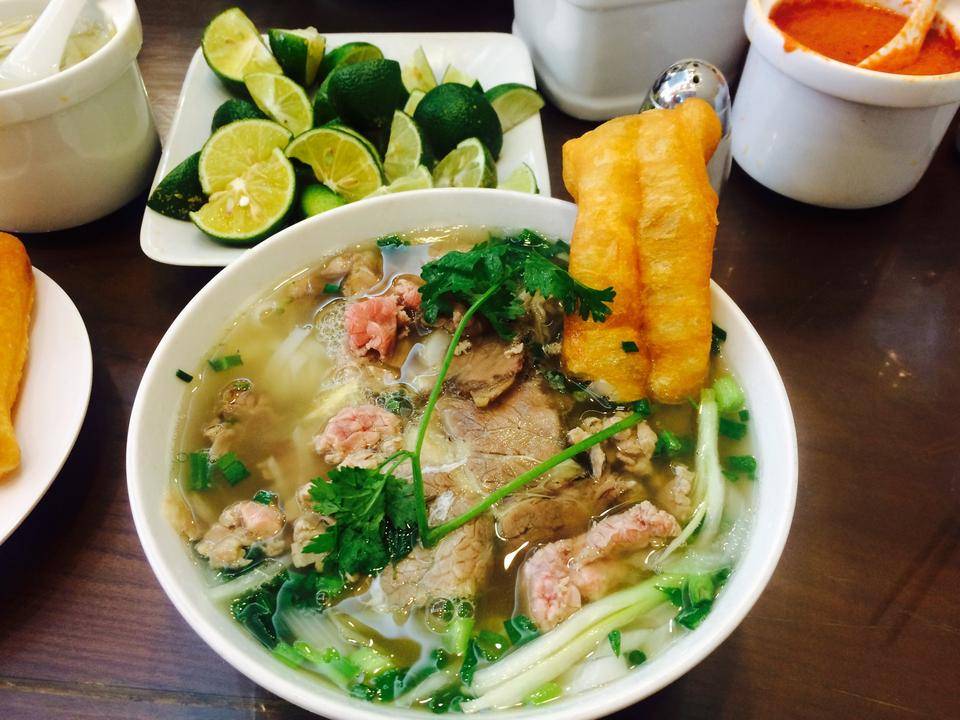 7-PLACES-TO-EAT-PHO-IN-HANOI01