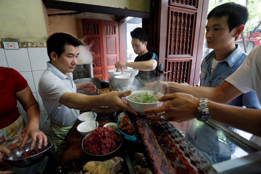 7-PLACES-TO-EAT-PHO-IN-HANOI1