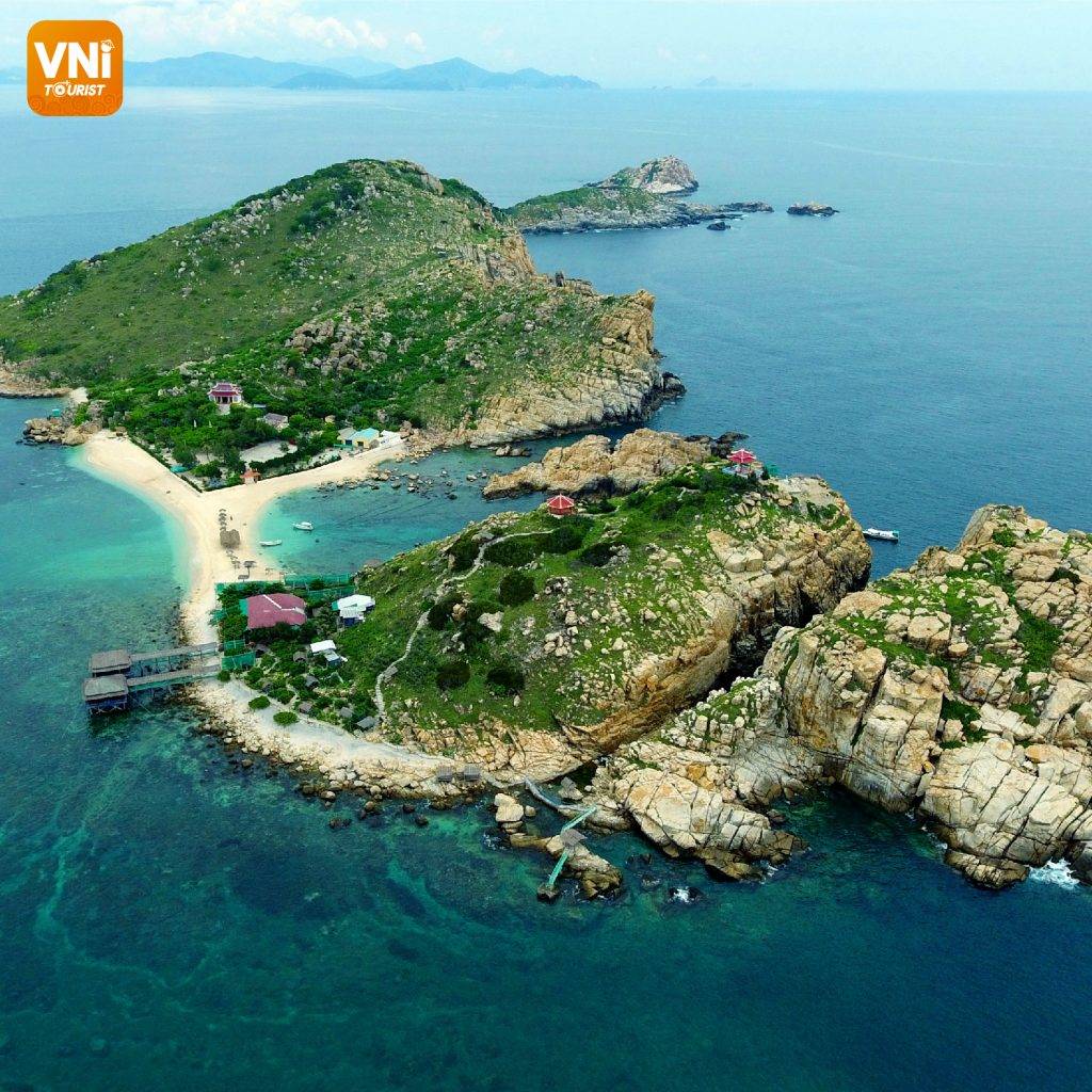 BINH HUNG ISLAND  TOURISM IN KHANH HOA vnitourist