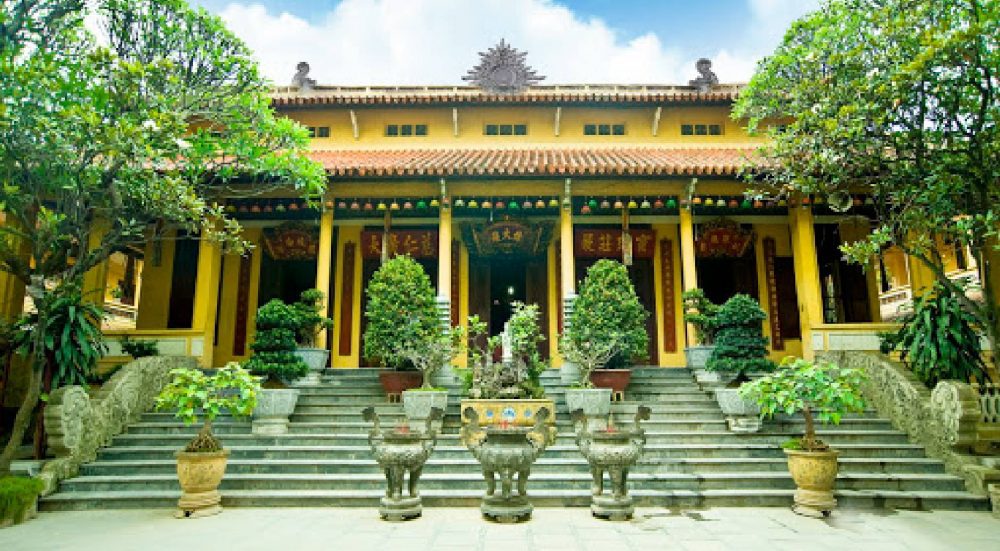 QUAN SU PAGODA – THE MOST SACRED PLACE IN THE CAPITAL