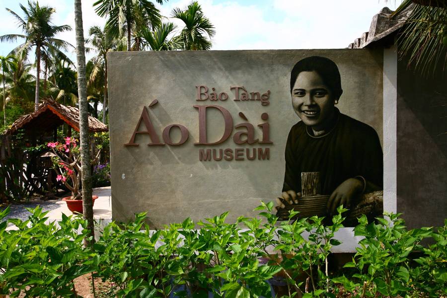 HO-CHI-MINH-AO-DAI-MUSEUM-01