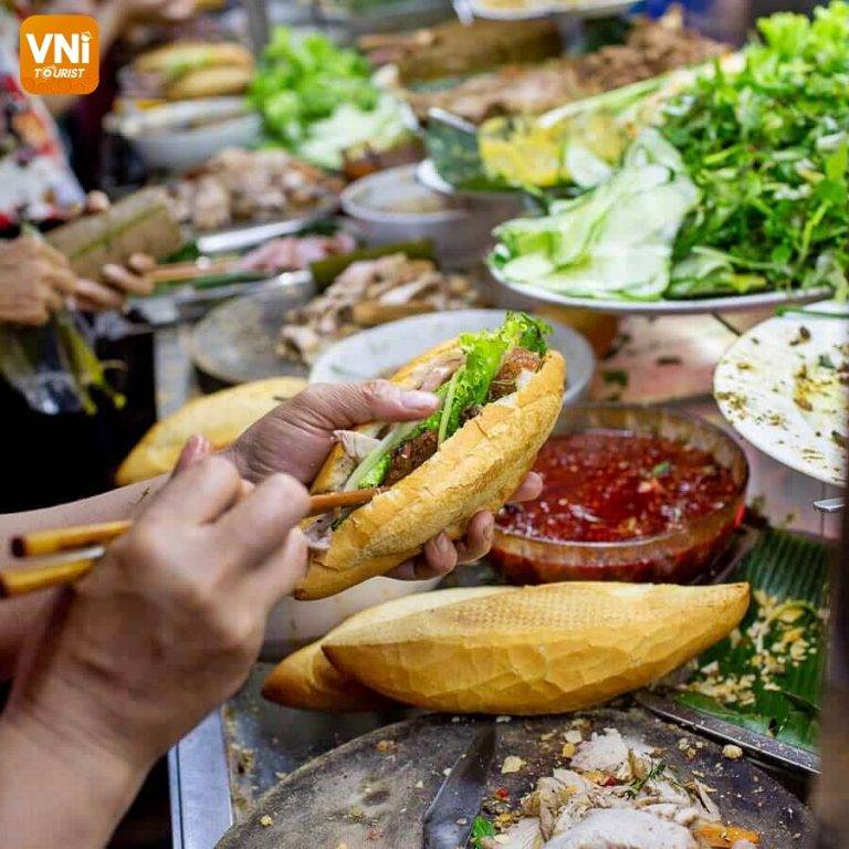 BANH MI PHUONG HOI AN THE BEST BANH MI IN THE WORLD