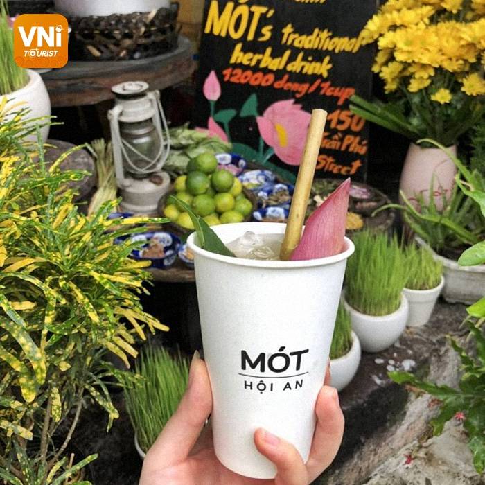 EXPLORE NGUYEN HOANG NIGHT MARKET - THE BUSIEST NIGHT MARKET IN HOI AN ANCIENT TOWN-2