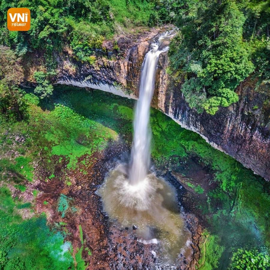 THE ATTRACTIVE WATERFALL IN TAY NGUYEN- LIENG NUNG WATERFALL-1