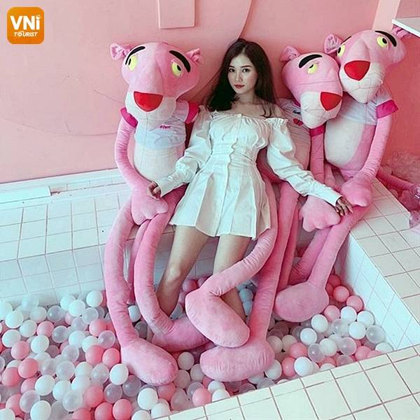 FIVE PINK SAIGON COFFEE SHOPS FOR “GIRLY TEAM”-4