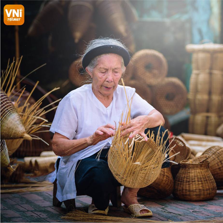THE-200-YEAR-OLD-CAFT-VILLAGE-119