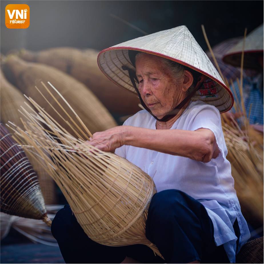 THE-200-YEAR-OLD-CAFT-VILLAGE-113