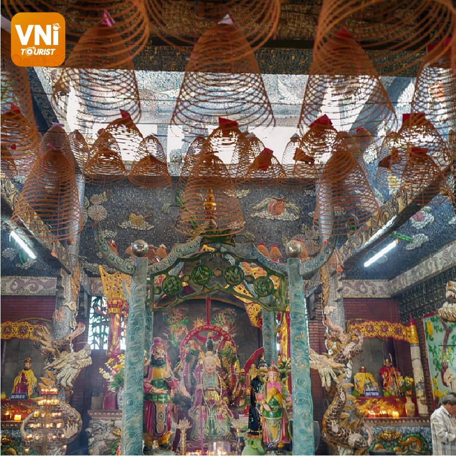 Phu-Chau-Temple-012