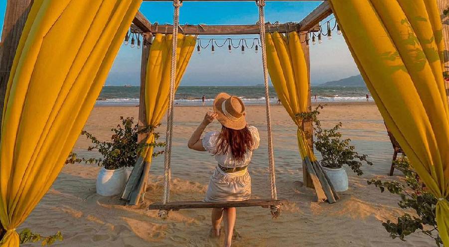 Quy Nhon, a lucky find for magical sunrise on peaceful beaches
