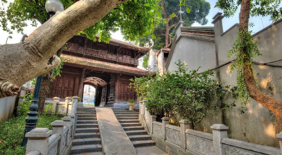 Van Nien Pagoda – An ancient pagoda of thousand years