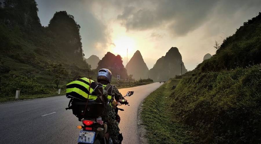 Adventurous off-road experiences by motorbike on Ho Chi Minh Highway