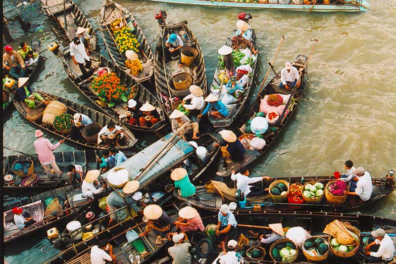 Cai-Rang-floating-market-02