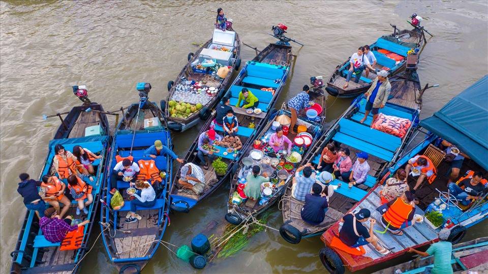 Cai-Rang-floating-market-02
