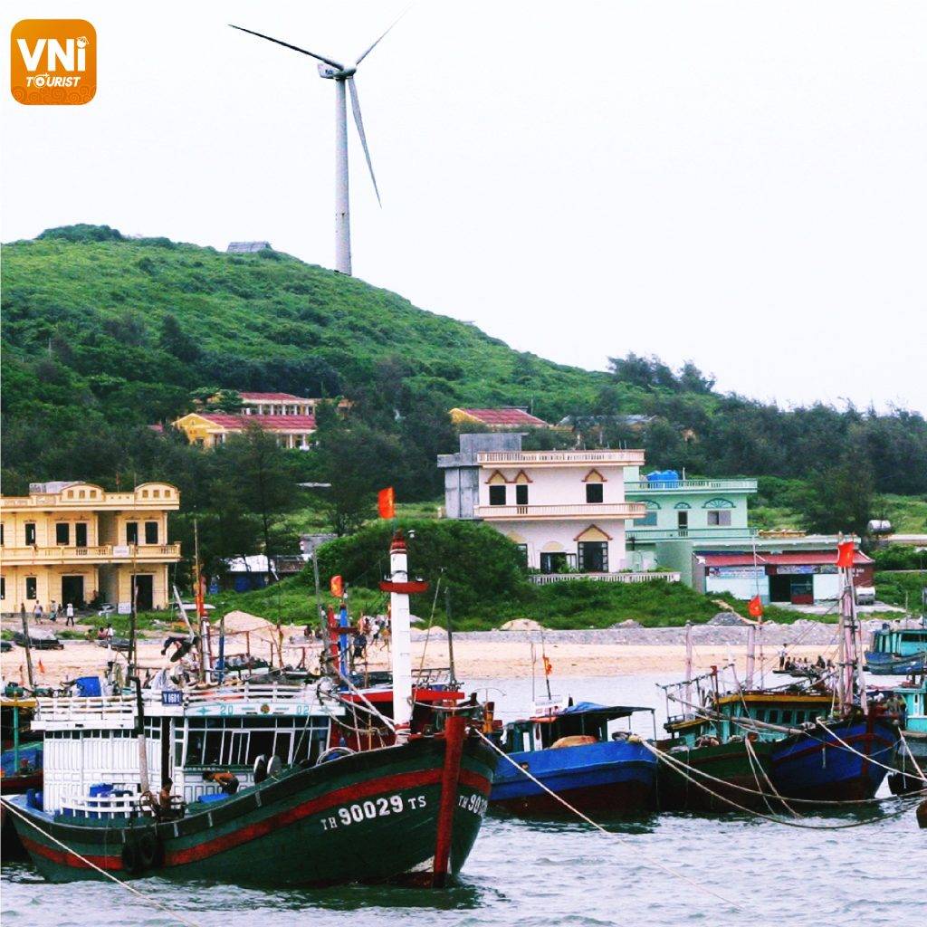 BACH-LONG-VI-ISLAND-02