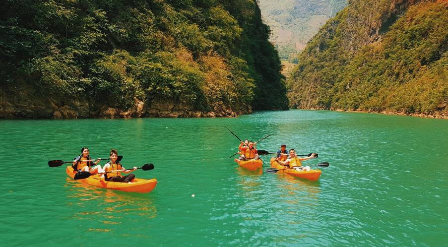 Tu San, the abyss rocky gorge sheltering emerald green Nho Que river