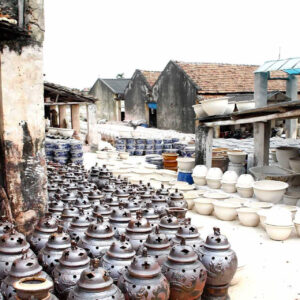 Bat Trang ceramics Village - vnitourist